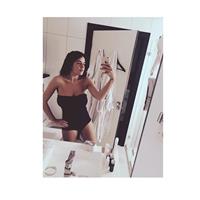 Laura taking a selfie