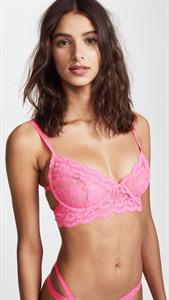 Bruna Lirio in lingerie