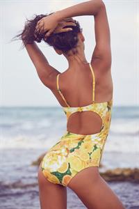 Bruna Lirio in a bikini - ass