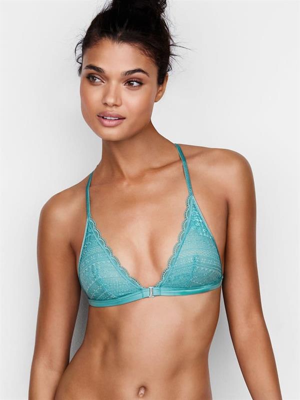 Daniela Braga in lingerie