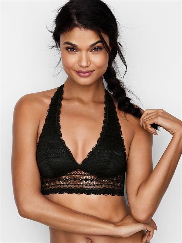 Daniela Braga in lingerie