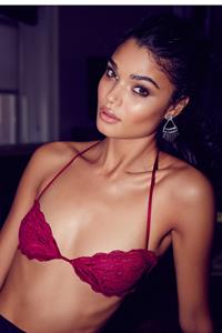 Daniela Braga in lingerie