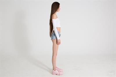 CASTING Leona Mia - Watch4Beauty