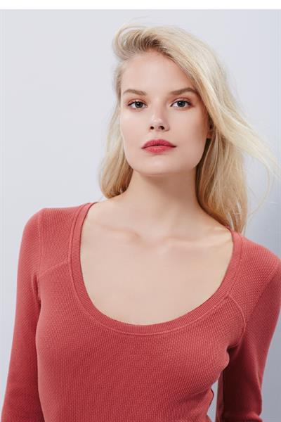 Alena Blohm Pictures Alena Blohm