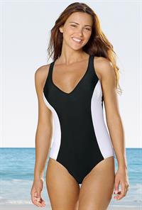 Alina Văcariu in a bikini