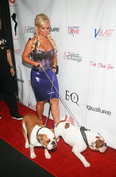 Nicole Coco Austin