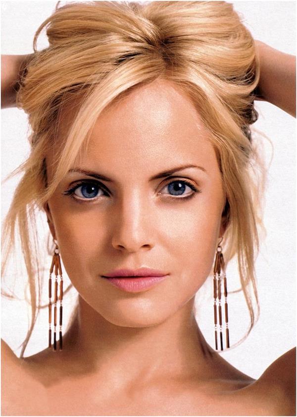 Mena Suvari