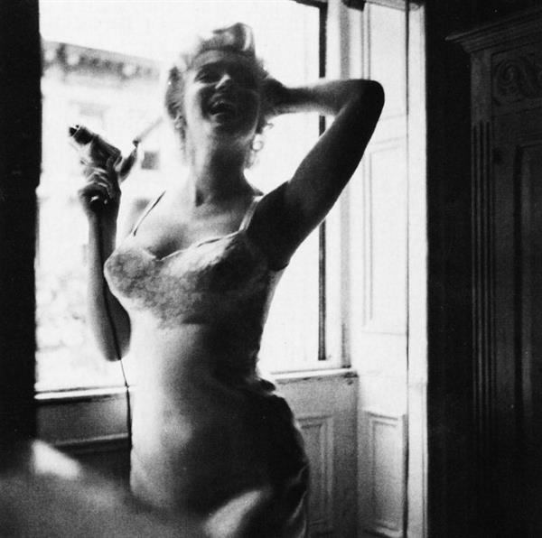 Marilyn Monroe in lingerie