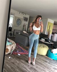 Nikki Blackketter taking a selfie