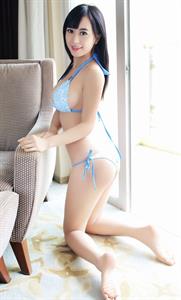 Huang Ke in a bikini