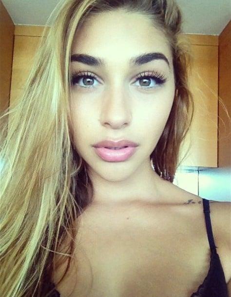 Chantel Jeffries taking a selfie