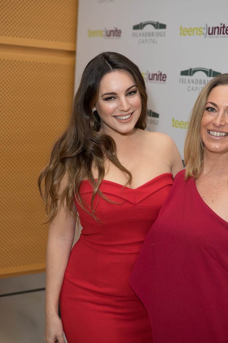 Kelly Brook Pictures