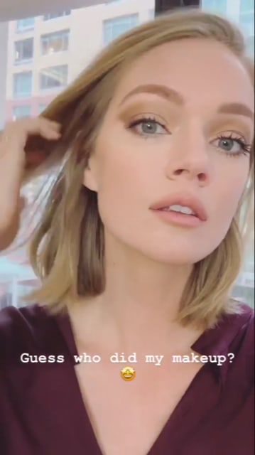 Lindsay Ellingson taking a selfie