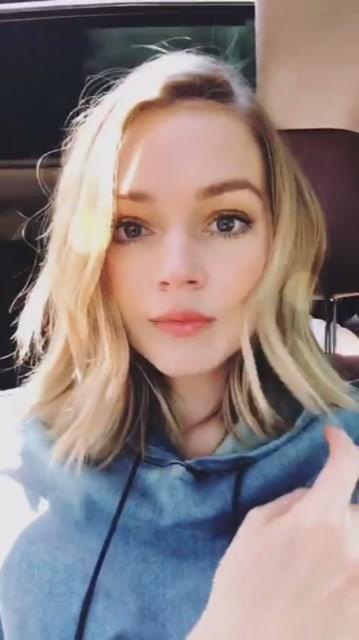 Lindsay Ellingson taking a selfie