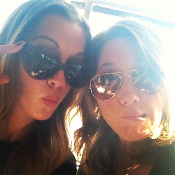 Katie Cassidy taking a selfie