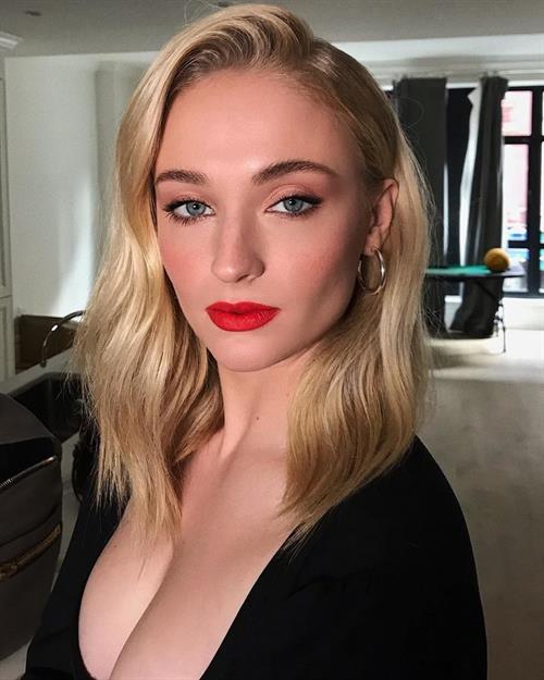 Sophie Turner (Actress)