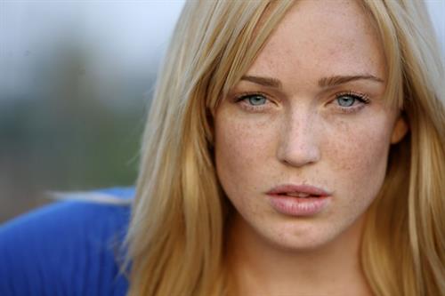 Caity Lotz
