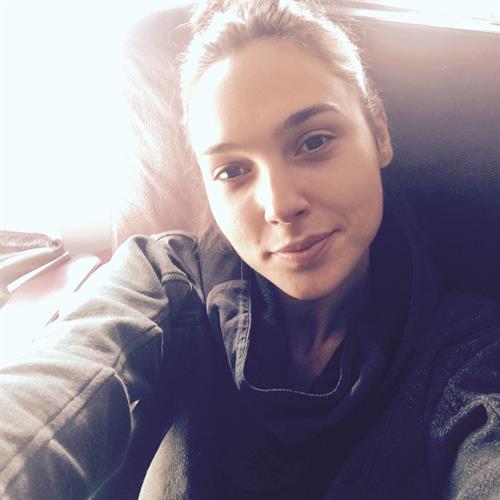 Gal Gadot taking a selfie