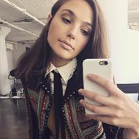 Gal Gadot taking a selfie