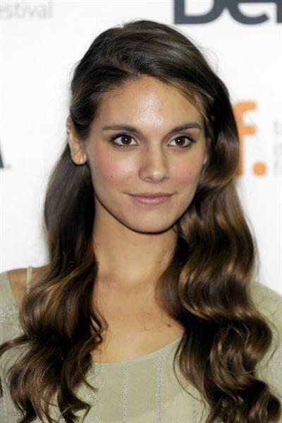 Caitlin Stasey