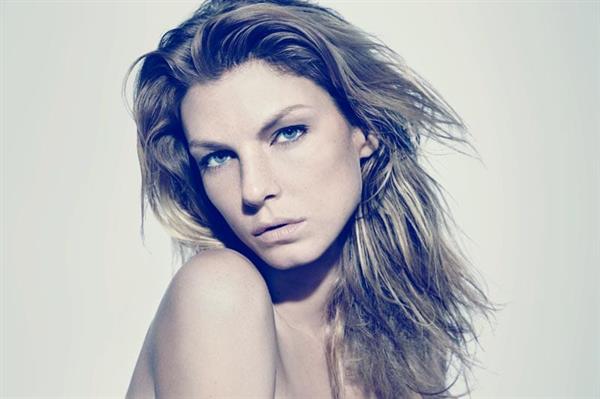 Angela Lindvall