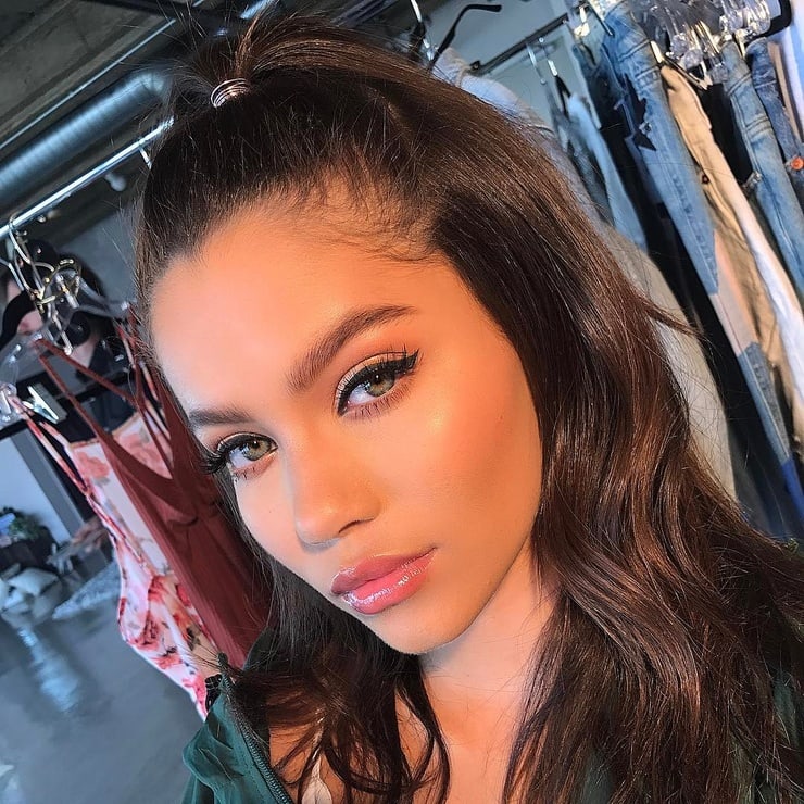 Audreyana Michelle taking a selfie