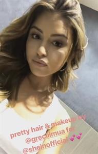 Jehane Paris taking a selfie