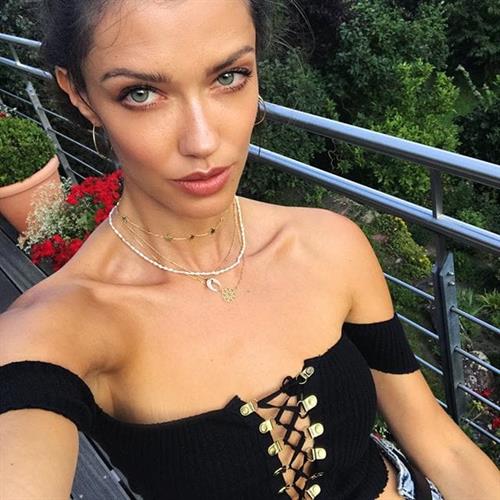 Anna-Christina Schwartz taking a selfie