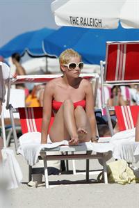 Elisha Cuthbert in a bikini