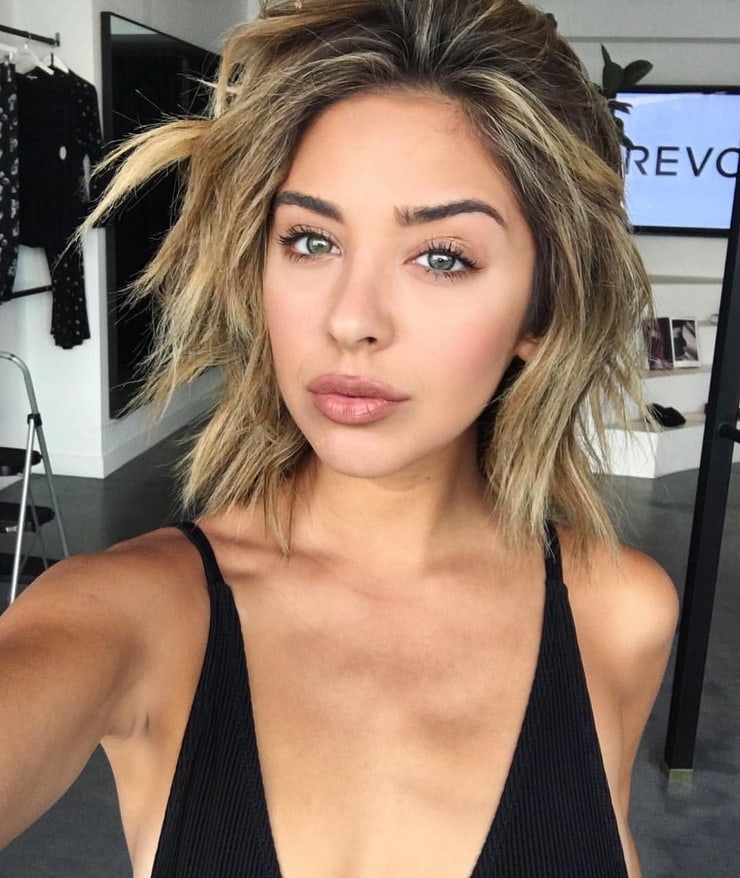 Nadia Mejia taking a selfie