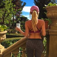 Sara Jean Underwood - ass