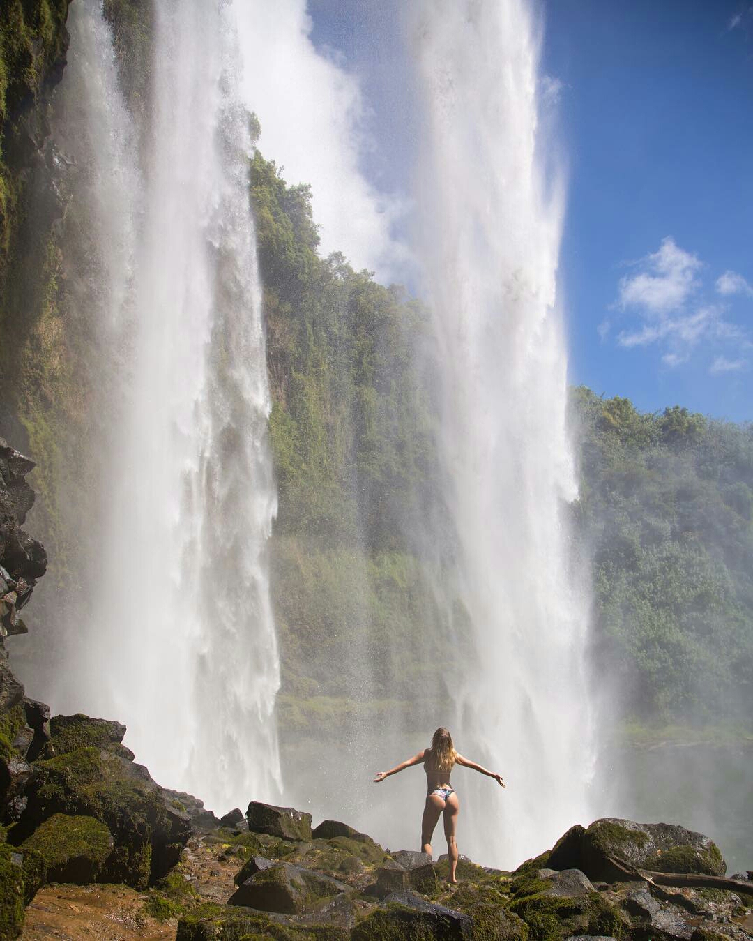 Sara Jean Underwood in a bikini - ass