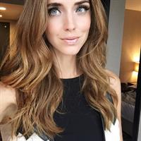 Chiara Ferragni taking a selfie