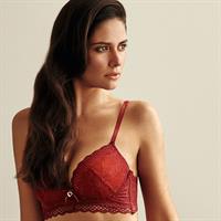 Carla Ossa in lingerie