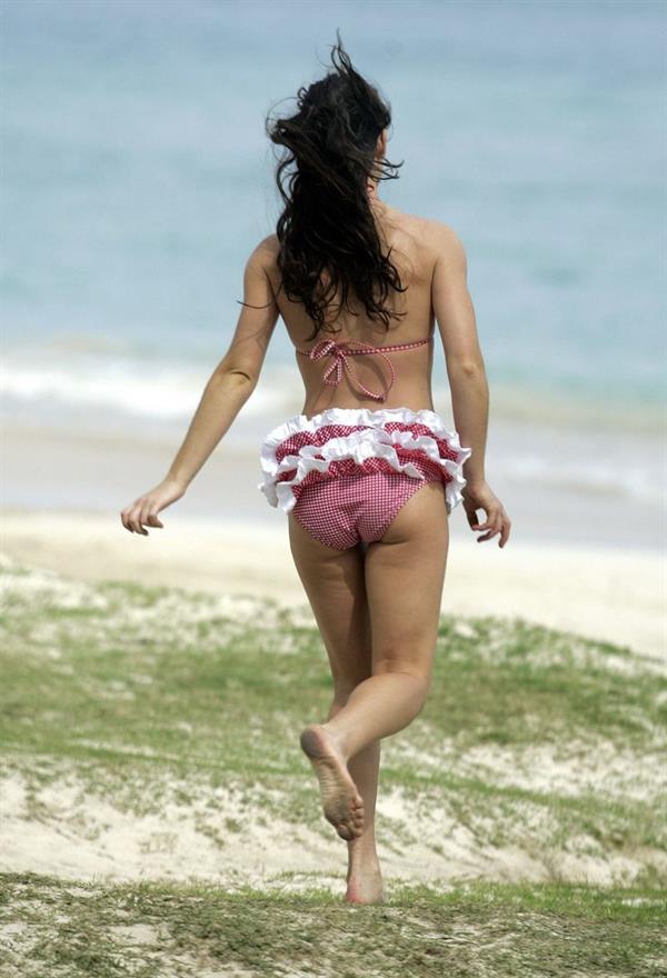 Evangeline Lilly - ass