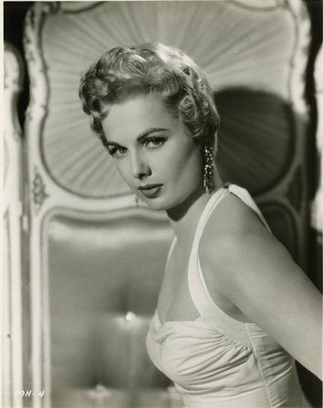 Martha Hyer