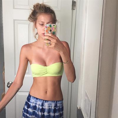 Shannon Barker sexy in bikini