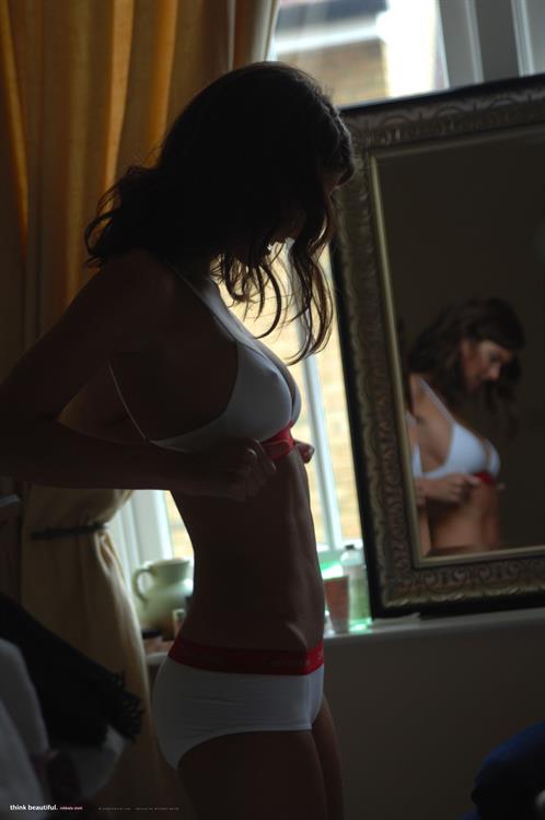 Nikkala Stott in lingerie