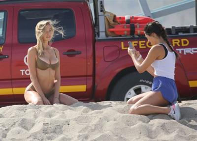 Tessa Thompson in a sexy dress at the premiere of  Men In Black: International .


Elizabeth Turner in a sexy bikini at the beach seen by paparazzi showing her perfect body. Scroll down to see her Nude The Fappening Leaked Photos.




