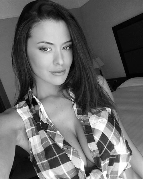 Eva Padlock taking a selfie