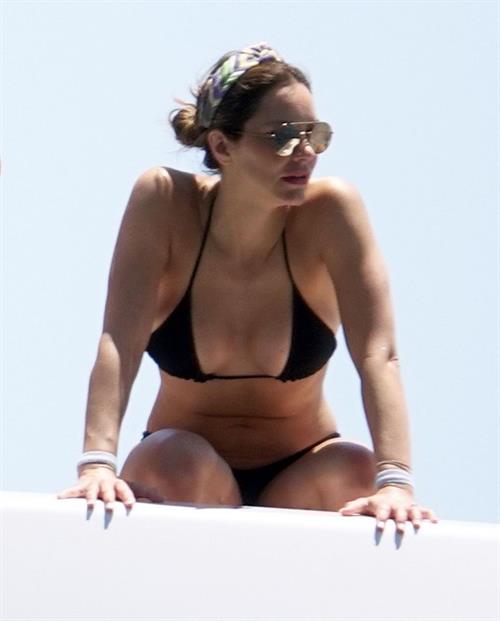 Katharine McPhee sexy bikini nip slip seen by paparazzi.



