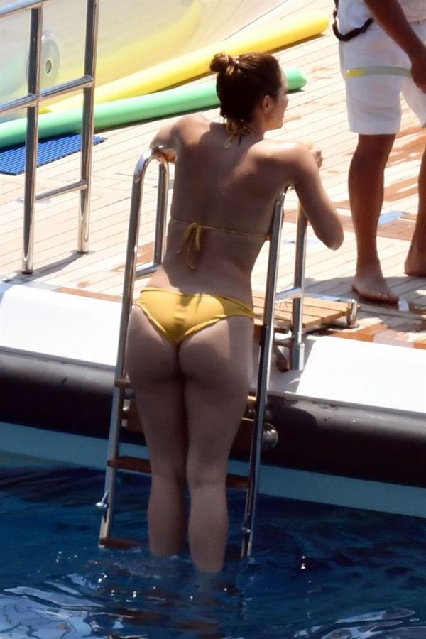 Katharine McPhee in a sexy thong bikini seen by paparazzi showing her ass and boobs.










