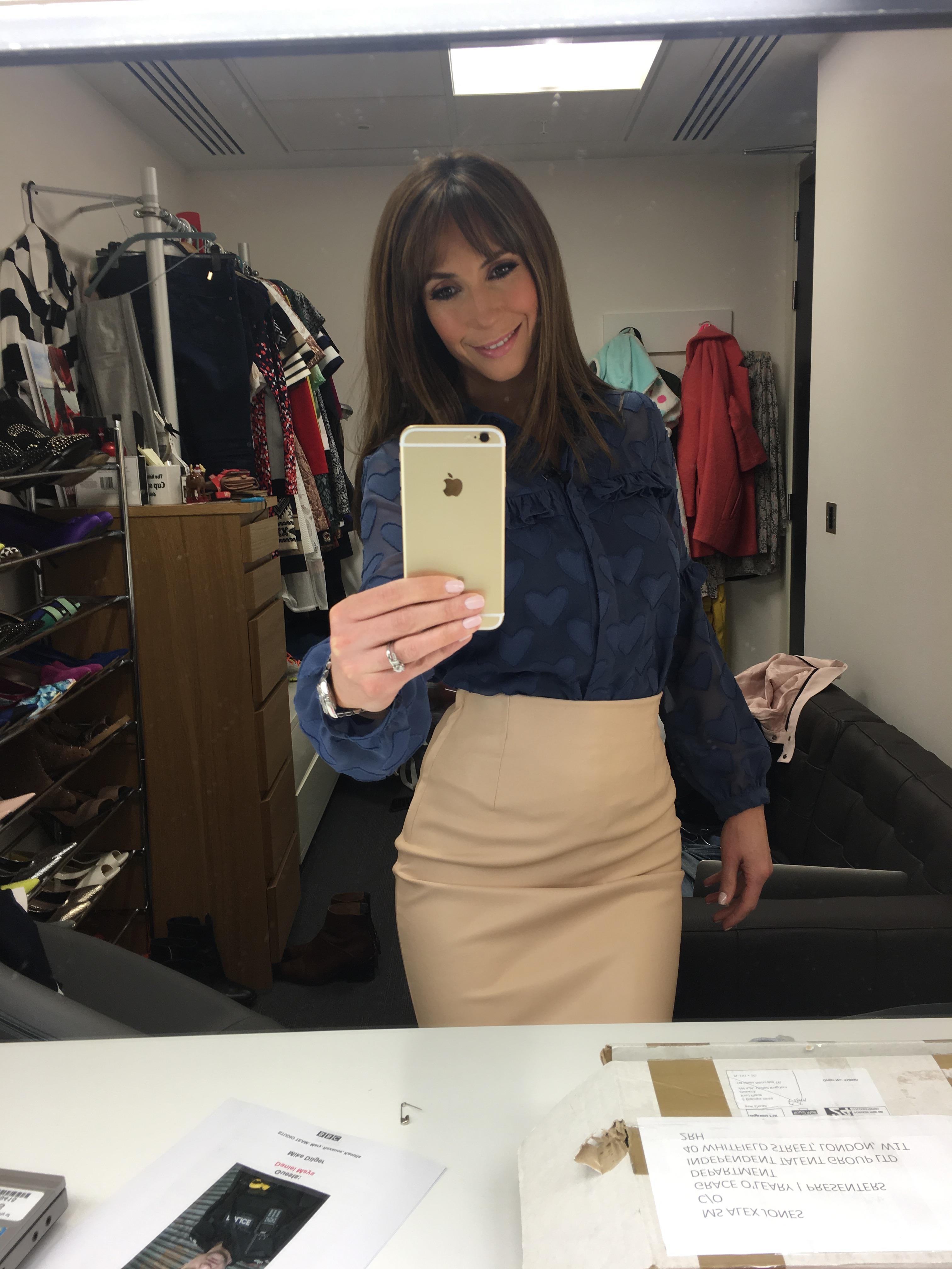 Alex Jones taking a selfie