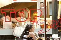 Kate Hudson looking sexy in a bikini top seen by paparazzi.


















