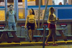 Kate Hudson looking sexy in a bikini top seen by paparazzi.


















