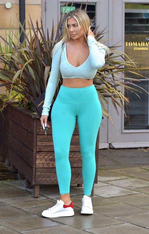 Chloe Ferry braless tits pokies in a tight blue outfit showing off her ass and boobs seen by paparazzi.




