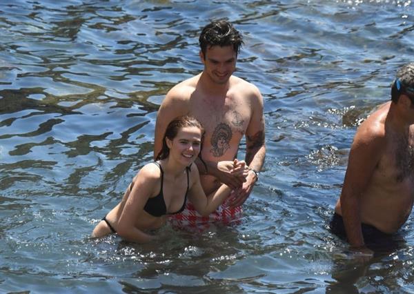 Zoey Deutch sexy boobs and ass in a little bikini in the water seen by paparazzi.



















