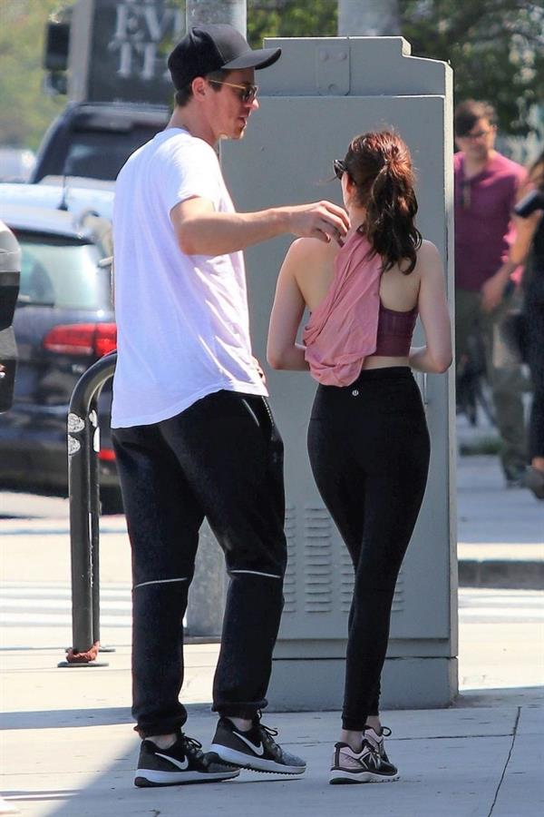 Emma Roberts sexy little ass and thigh gap in tight pants seen by paparazzi with Garrett Hedlund.



