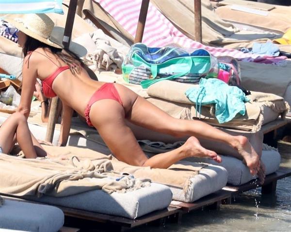 Alessandra Ambrosio perfect model body in a sexy little thong bikini seen at the beach by paparazzi showing nice cleavage and ass.





















