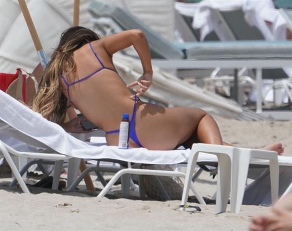 Sofia Jamora sexy ass in a thong bikini at the beach seen by paparazzi showing nice cleavage.
































